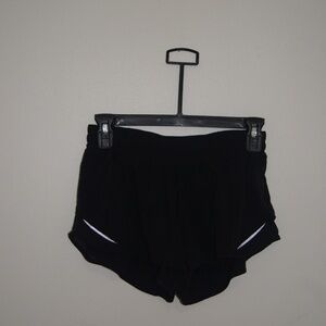 Women's Lululemon Black Hotty Hot LR 2.5in size 4
